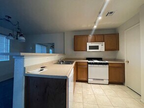 5770 Vista Serena Way in Sparks, NV - Building Photo - Building Photo