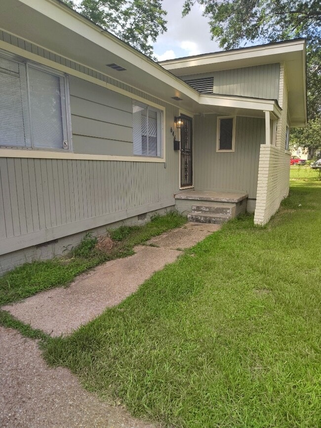 646 Piermont St in Jackson, MS - Building Photo - Building Photo