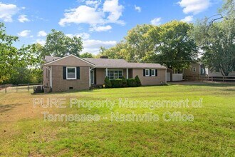 4402 Saunders Ave in Nashville, TN - Foto de edificio - Building Photo