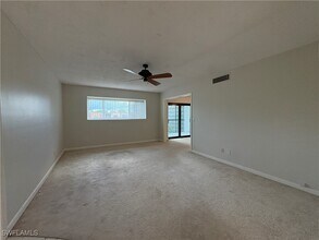 1706 Bald Eagle Dr in Naples, FL - Foto de edificio - Building Photo