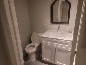 36 Sanatorium Rd in Hamilton, ON - Building Photo - Building Photo