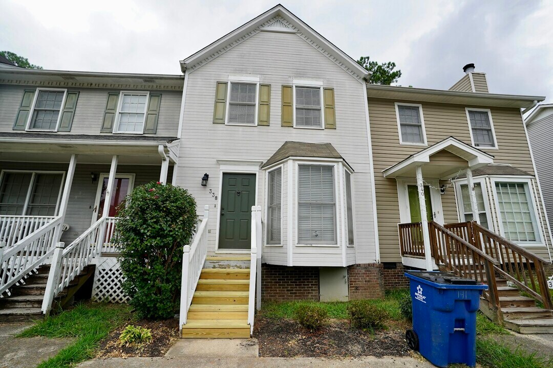 338 Jamestown Manor Dr in Gardendale, AL - Building Photo
