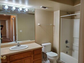 796 Castle Valley Blvd, Unit E in New Castle, CO - Foto de edificio - Building Photo