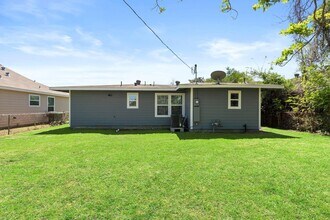 226 Hyta St in Houston, TX - Building Photo - Building Photo