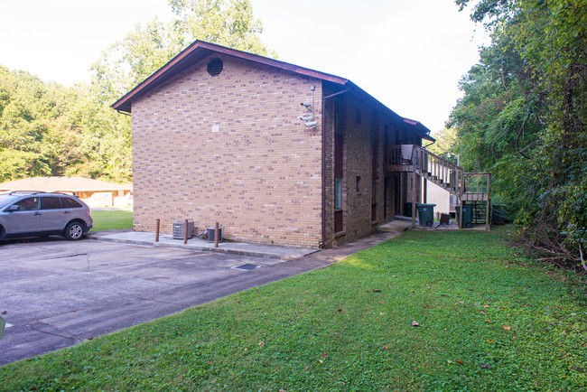 3324 Pinewood Ave in Chattanooga, TN - Foto de edificio - Building Photo