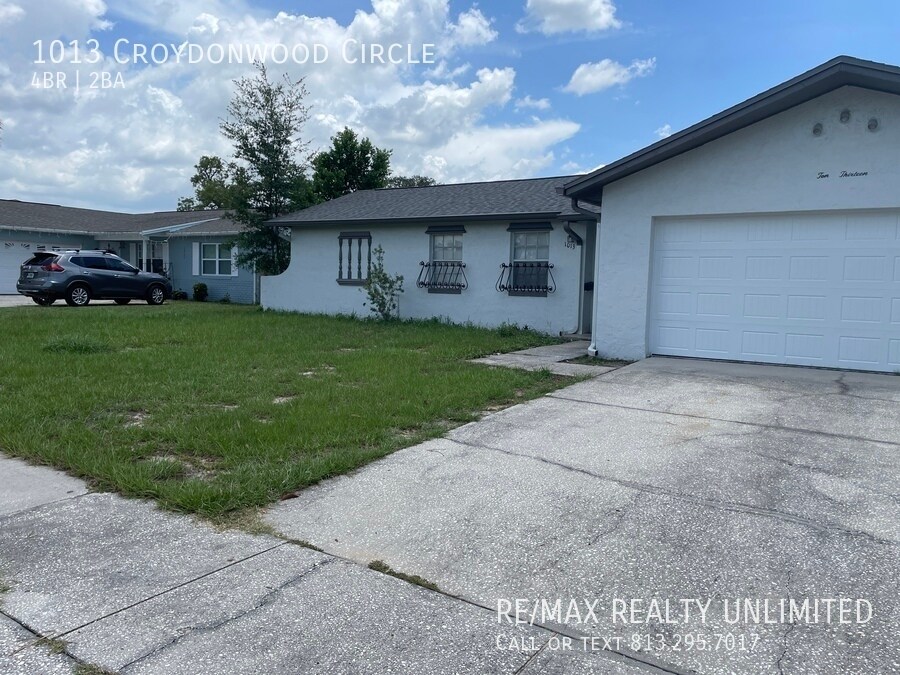1013 Croydonwood Cir in Brandon, FL - Building Photo