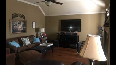 2555 N Trafalger Dr in Fayetteville, AR - Foto de edificio - Building Photo