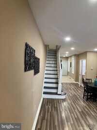 207 E Cambria St photo'