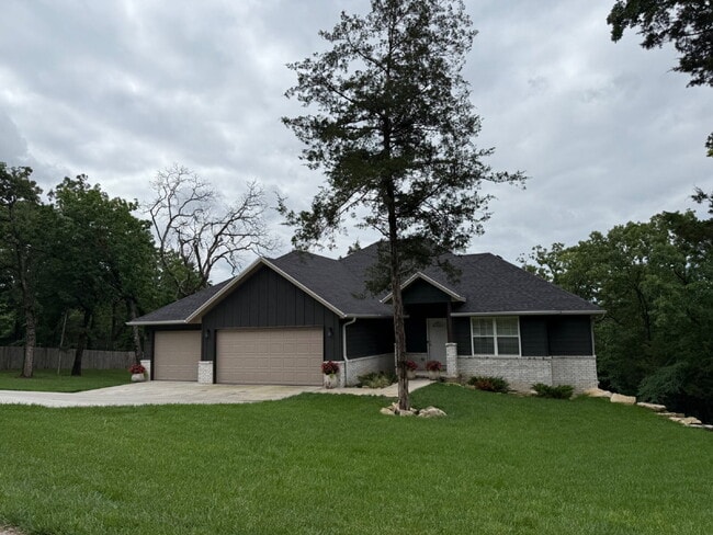 365 Timberlake Rd in Branson, MO - Building Photo - Building Photo