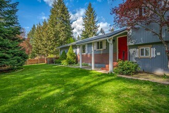 12356 N Emerald Dr in Hayden, ID - Building Photo - Building Photo