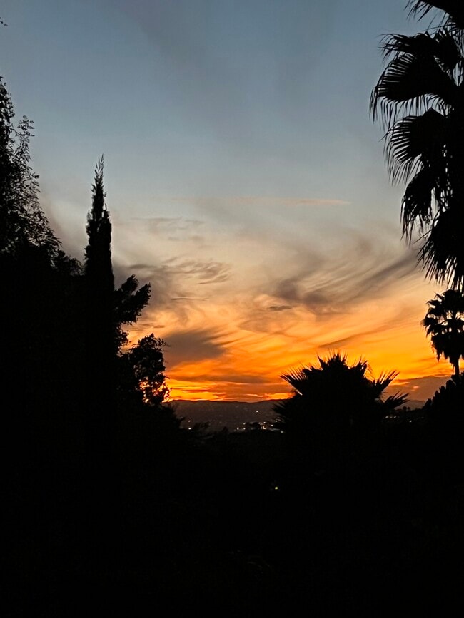 1986 Sherer Ln in Glendale, CA - Building Photo - Building Photo