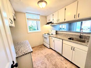 3061 S Ursula Cir, Unit #101 in Aurora, CO - Building Photo - Building Photo