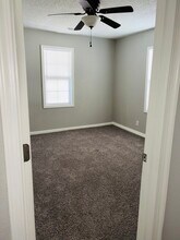 709 SW Ward Rd, Unit A in Lee's Summit, MO - Foto de edificio - Building Photo