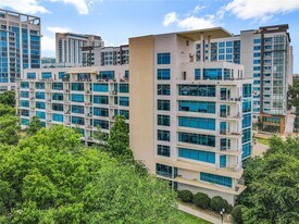 525 E Jackson St in Orlando, FL - Building Photo
