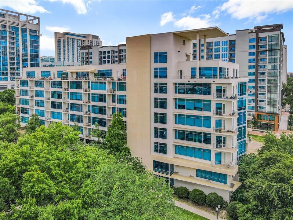 525 E Jackson St in Orlando, FL - Building Photo