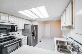 9024 St Thomas Ln in Charlotte, NC - Building Photo - Building Photo