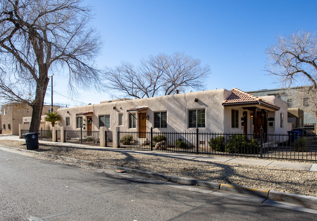 1002 Lead Ave SW in Albuquerque, NM - Building Photo