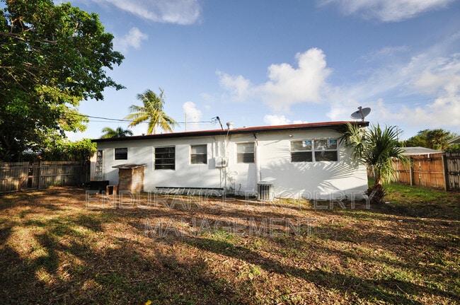 1143 W 23rd St in West Palm Beach, FL - Building Photo - Building Photo