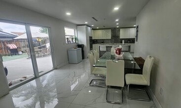 11417 SW 35th Ln in Miami, FL - Building Photo - Building Photo