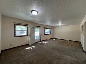 614 E Ohio St in Rapid City, SD - Foto de edificio - Building Photo