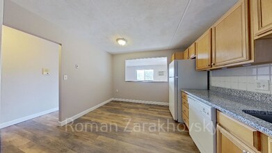 12 Cottage Ct in Newton, MA - Building Photo - Building Photo