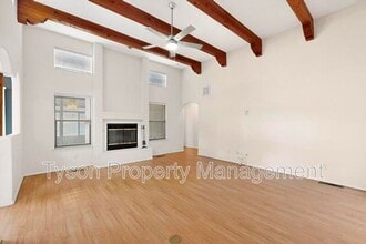 10139 Arroyo Crest Dr NW in Albuquerque, NM - Building Photo - Building Photo