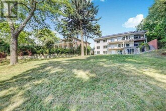 9 Redland Crescent E in Toronto, ON - Building Photo - Building Photo