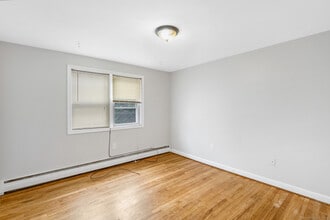 183 Barker St in Hartford, CT - Building Photo - Building Photo