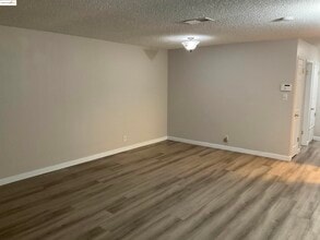 1715 Magnolia Way in Antioch, CA - Building Photo - Building Photo