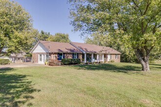 2285 Nashville Hwy in Columbia, TN - Building Photo - Building Photo