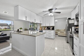 100 Miramar Ave in Royal Palm Beach, FL - Building Photo - Building Photo