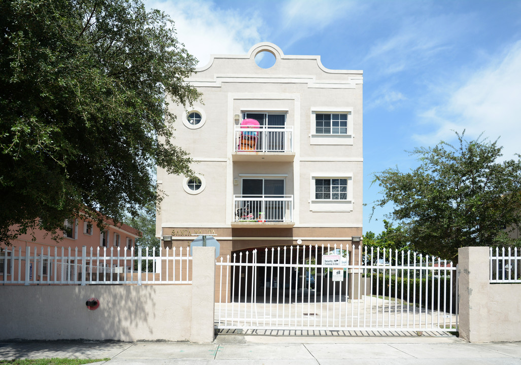 Santa Marta Apartments in Miami, FL - Foto de edificio