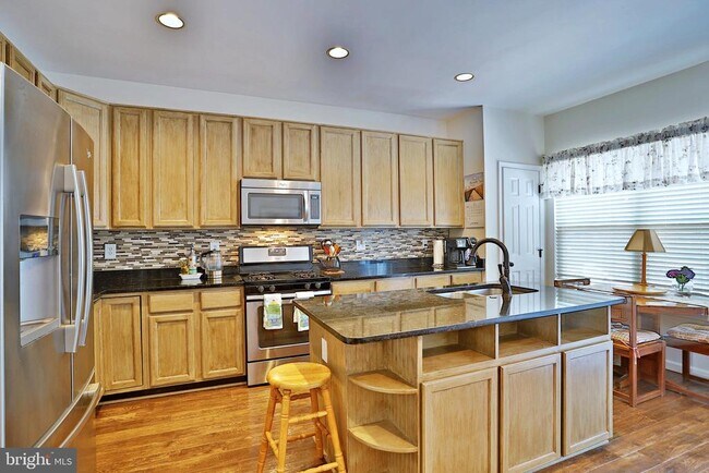 14615 Seasons Dr in Centreville, VA - Building Photo - Building Photo