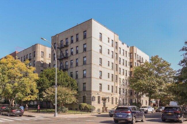 415 Ocean Pky in Brooklyn, NY - Building Photo - Building Photo