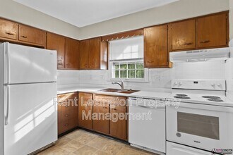 1036 Whitehall Pl in Lexington, KY - Building Photo - Building Photo