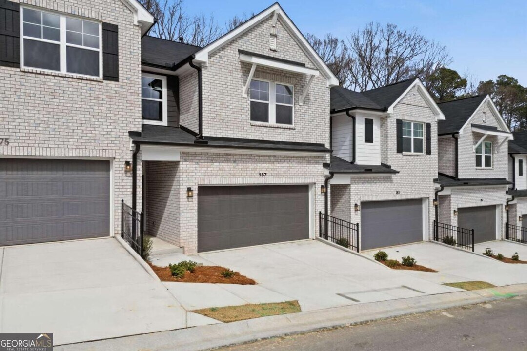 187 Redbud Rd in Canton, GA - Building Photo