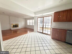 4001 Middle Ridge Dr in Fairfax, VA - Building Photo