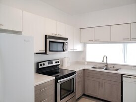 4963 SW 31st Terrace in Fort Lauderdale, FL - Building Photo