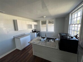 323 S Franklin St in Daytona Beach, FL - Building Photo - Building Photo