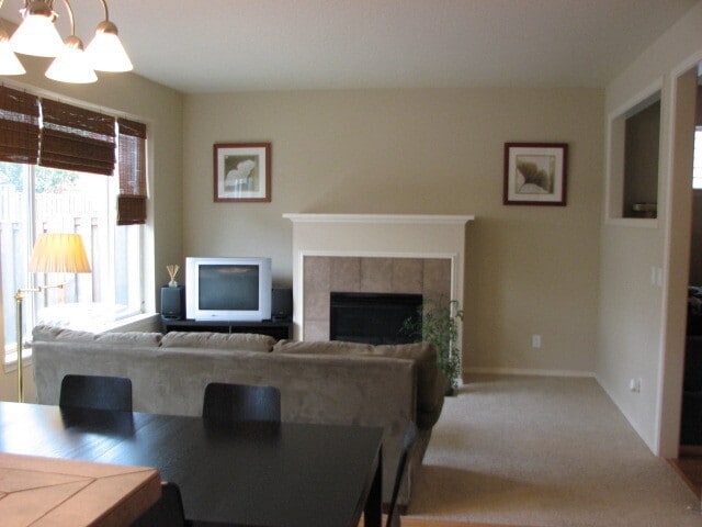 1086 SE Tamora Ave in Hillsboro, OR - Building Photo - Building Photo
