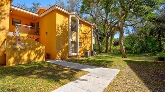 3846 Coral Tree Cir in Coconut Creek, FL - Building Photo