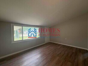 2463 E Riverside Dr in Evansville, IN - Building Photo - Building Photo