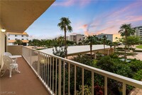 3000 Gulf Shore Blvd N in Naples, FL - Building Photo - Building Photo