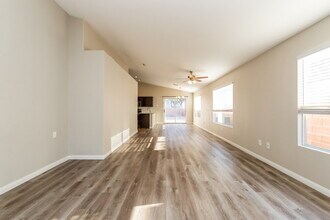 8016 W Shady Glen Ave in Las Vegas, NV - Building Photo - Building Photo