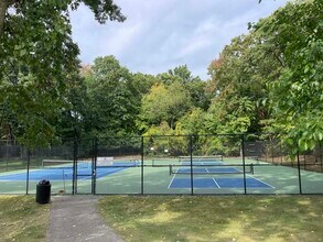 6495 Bella Vista Dr NE in Rockford, MI - Building Photo - Building Photo