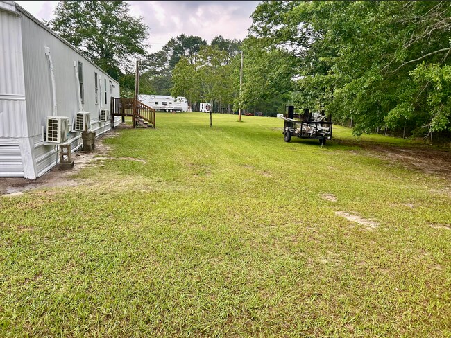 138 Bettis Academy Rd in Trenton, SC - Building Photo - Building Photo