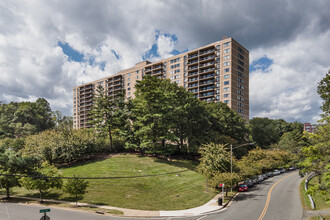 Place One Condominium in Alexandria, VA - Building Photo - Building Photo