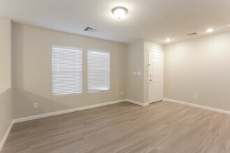8521 Wildheart Ranch St in Las Vegas, NV - Building Photo - Building Photo
