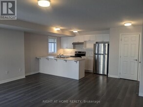 127 Anthracite Private in Ottawa, ON - Building Photo - Building Photo