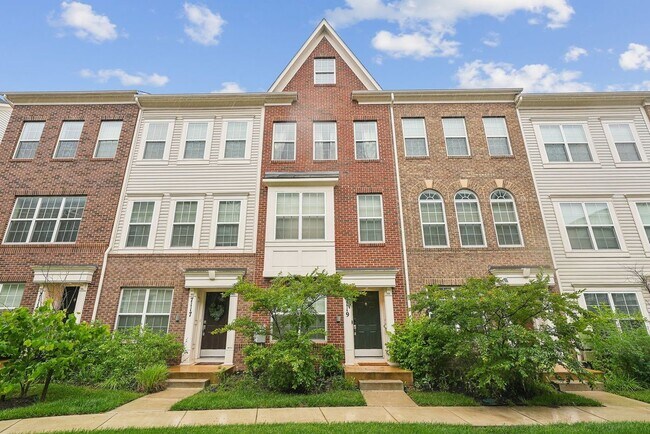 property at 7119 Rowlock Aly